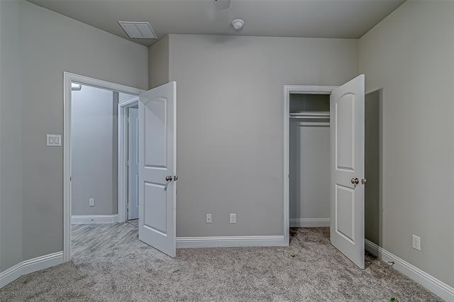 Building Photo - 327 Sweetspire Dr
