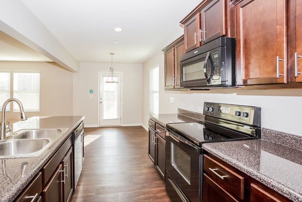 Building Photo - 9918 Portaferry Dr