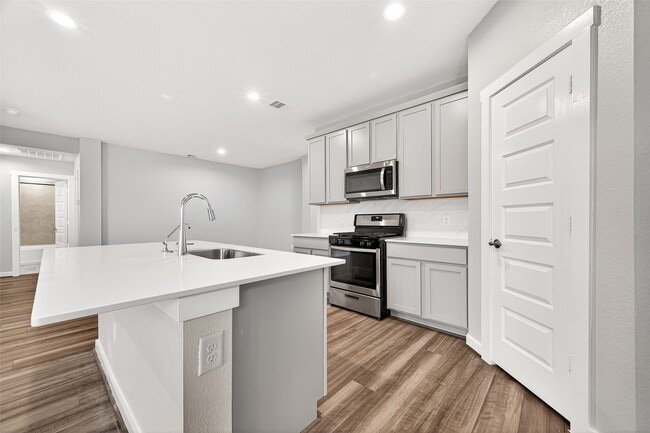 Building Photo - 3919 Sparkman Ln