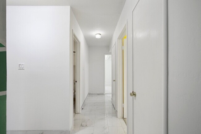 Building Photo - Old East Davis Rental with Spacious Yard, Bonus Room & Easy Bike Access to UC Davis