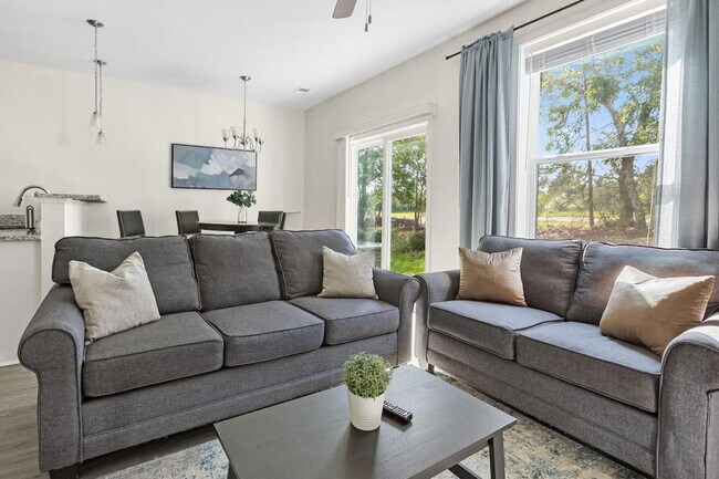 Building Photo - 739 Jacobs Millpond Rd