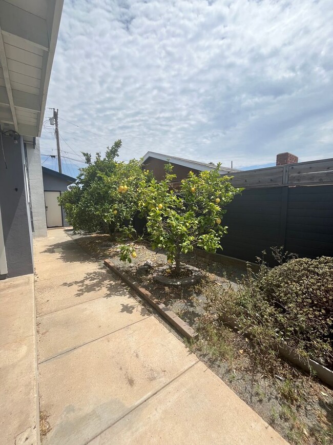 Building Photo - CHARMING 3BD/2BA SINGLE FAMILY HOME IN CLA...