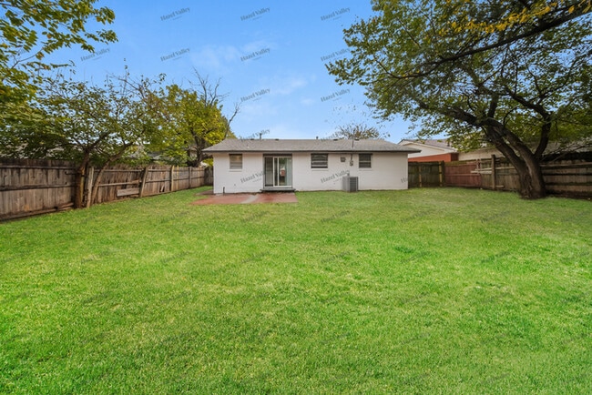 Building Photo - 6217 Drexel Ave