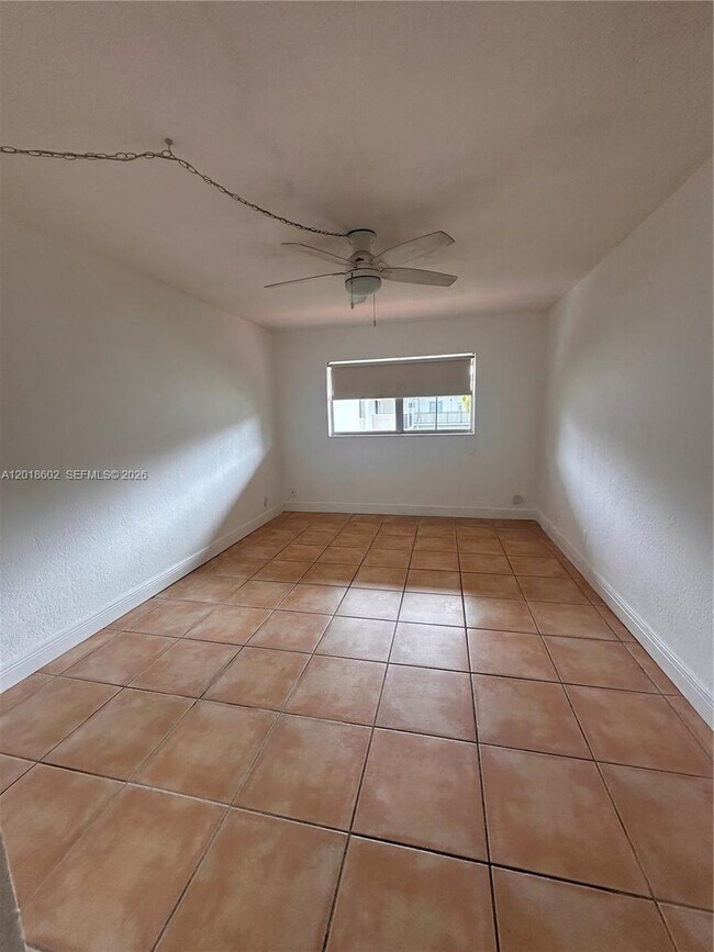 Building Photo - 6713 N Kendall Dr