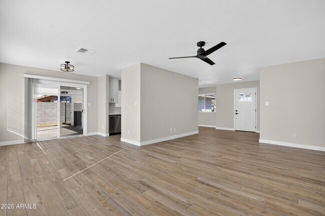 Building Photo - 2355 W Waltann Ln