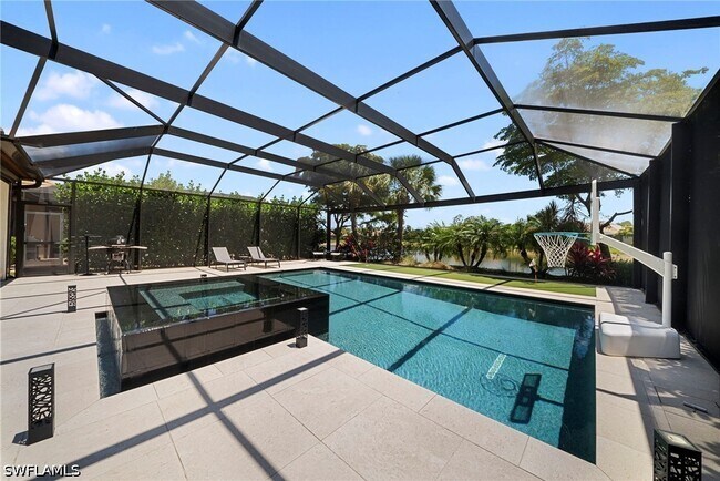 Building Photo - 7052 Live Oak Dr