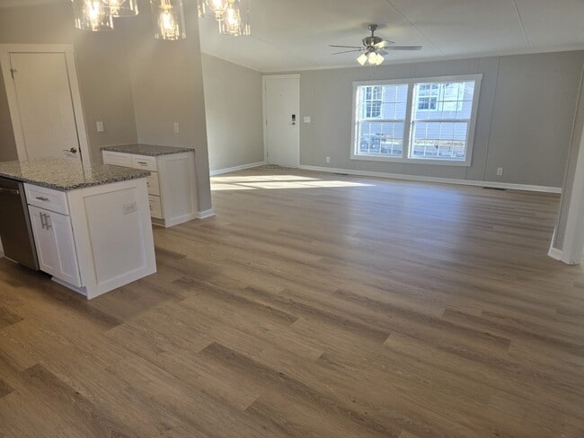 Building Photo - 223 E Park Ave