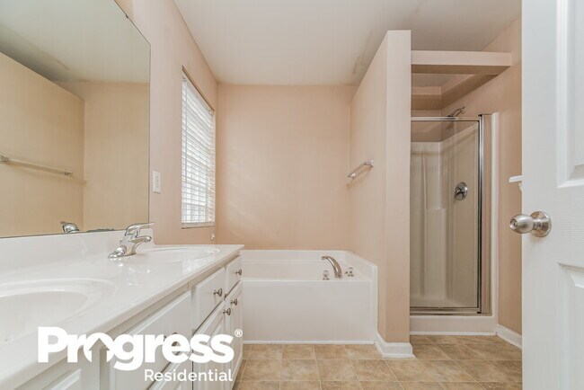 Building Photo - 817 Laurens Way
