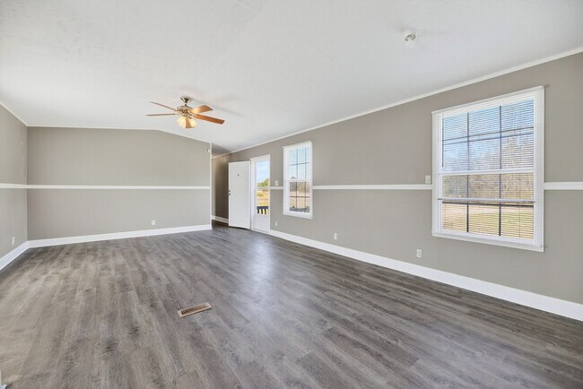 Building Photo - 2382 Bass Dr