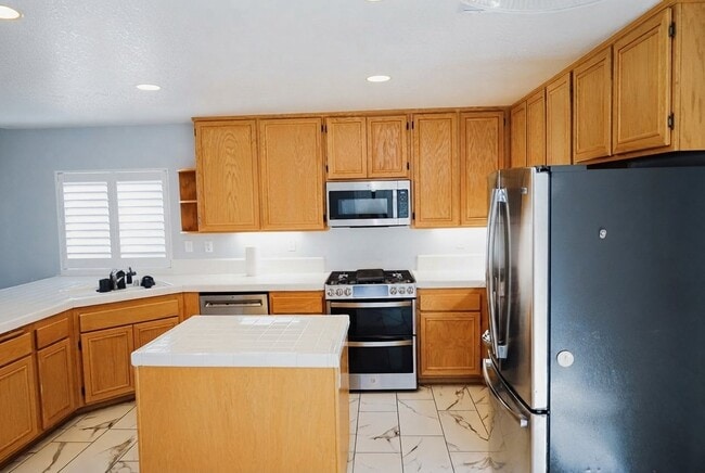 Building Photo - 42336 Camden Way