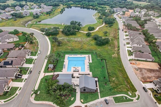 Building Photo - 222 Eagle Ford Dr