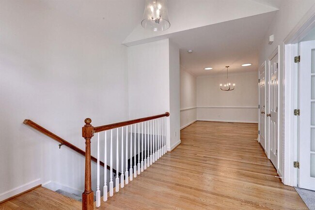 Building Photo - 8321 Barons Ct
