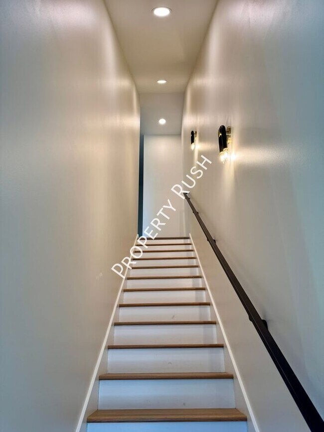 Building Photo - 1857 Zeta Way