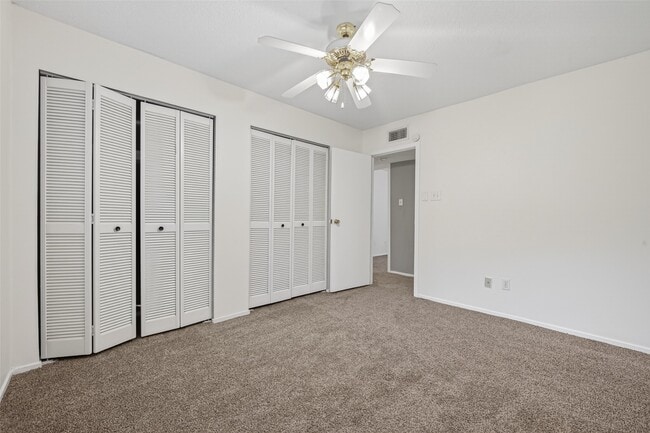 Building Photo - 1106 E Red Cedar Cir