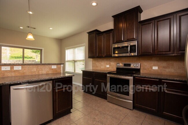 Building Photo - 2510 Ridgewood Way