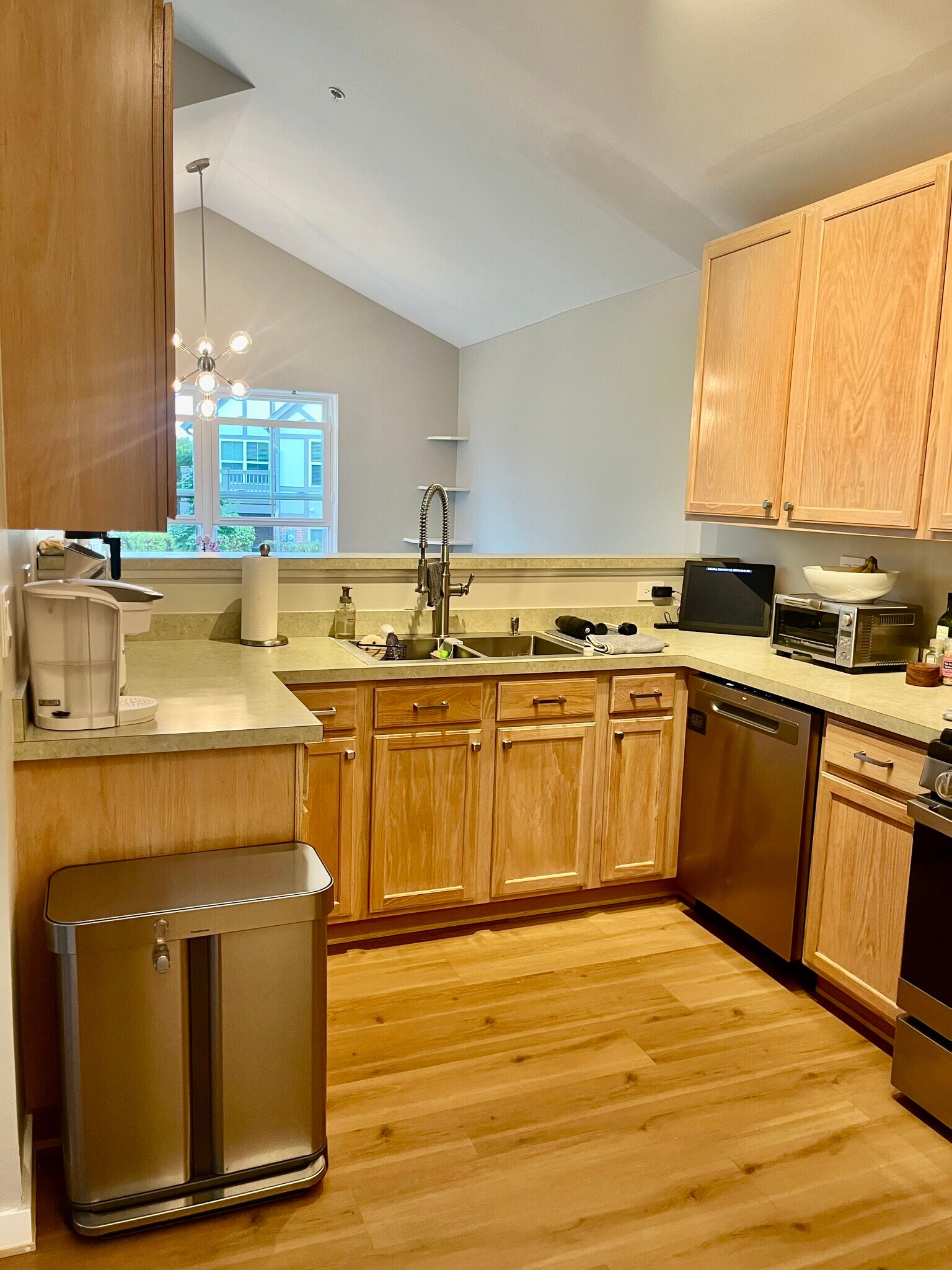 Building Photo - 90 Rosehall Dr