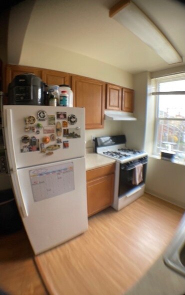 Building Photo - 370 S Highland Ave