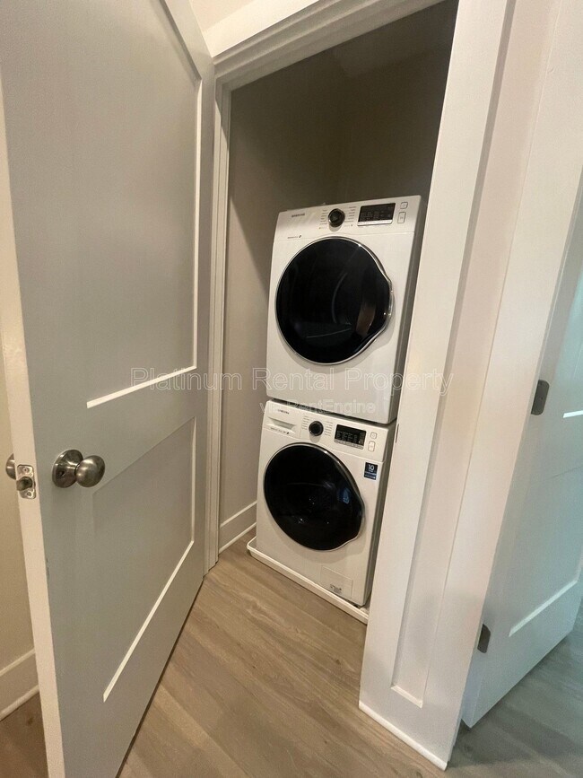 Building Photo - 146 Color Cir