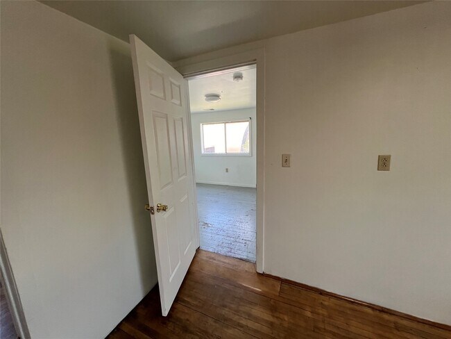 Building Photo - 4 Erie St