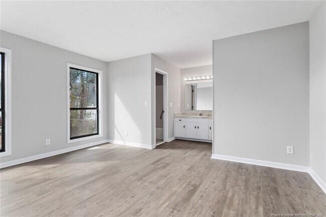 Building Photo - 7005 Pantego Dr