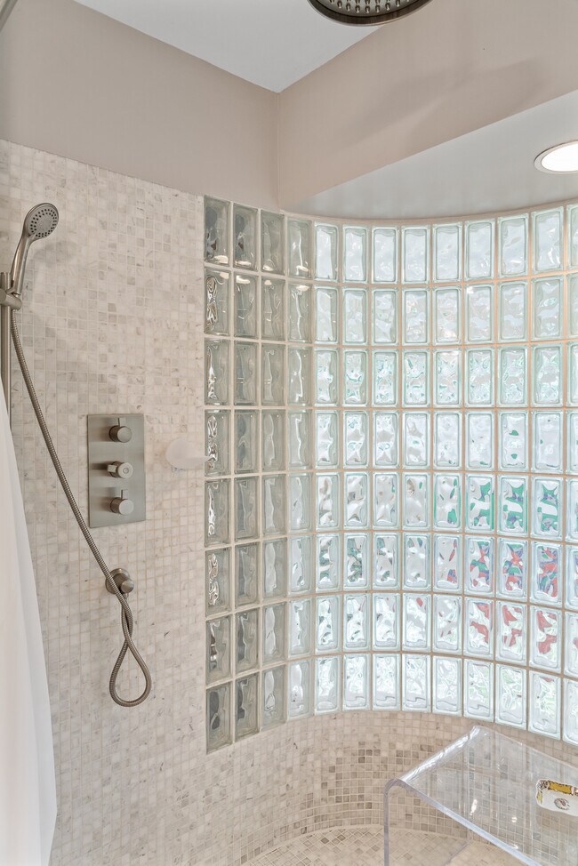 Building Photo - 175 Ruggles Ave