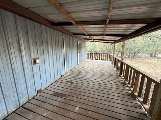 Building Photo - One Bed One Bath Efficiency Unit