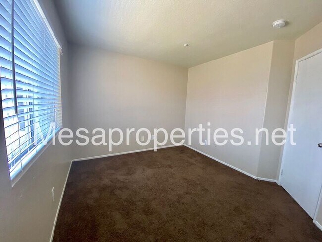 Building Photo - 7195 Oak Tree Pl