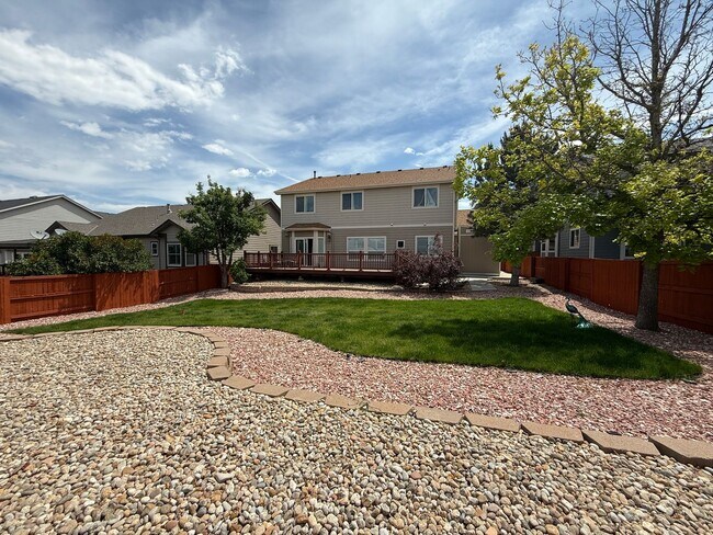 Building Photo - Rare Mountain View Gem for Rent in Erie!