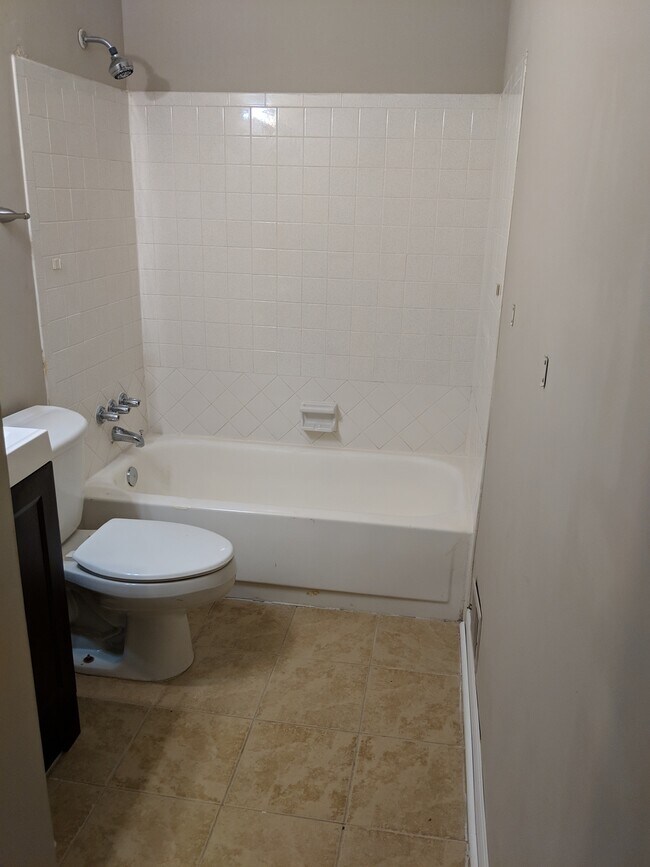 Building Photo - 16569 Royal Ct