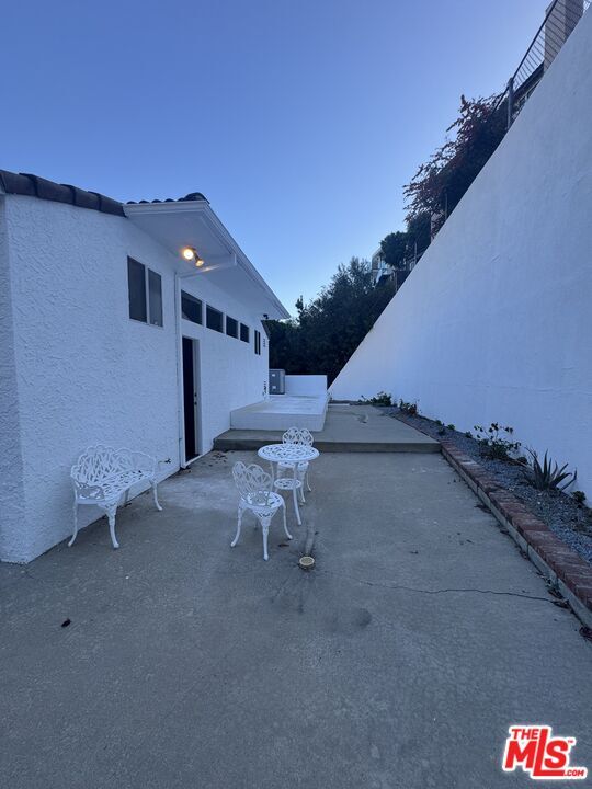 Building Photo - 1713 Queens Ct