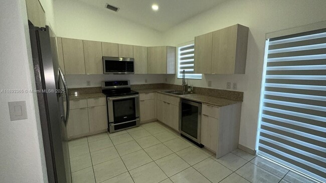 Building Photo - 7221 NW 174th Terrace