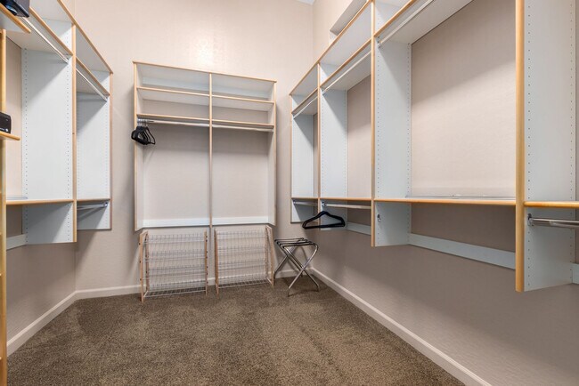 Building Photo - 3644 N Sagewood Cir