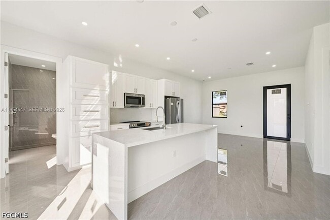 Building Photo - 4402 E 19th St