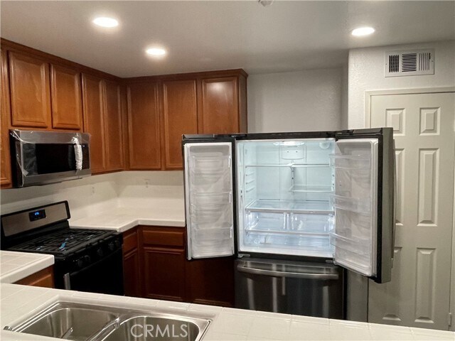 Building Photo - 15613 Lasselle St