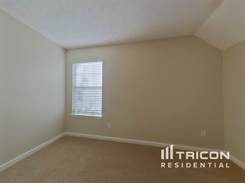 Building Photo - 9765 Moss Pointe Path