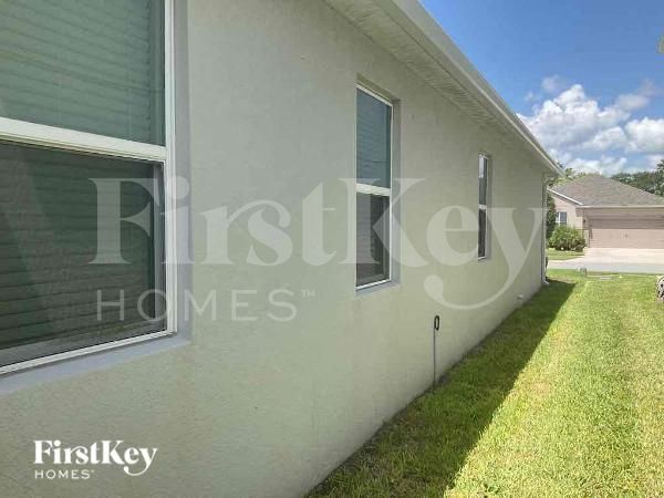 Building Photo - 14291 Seranoa Dr