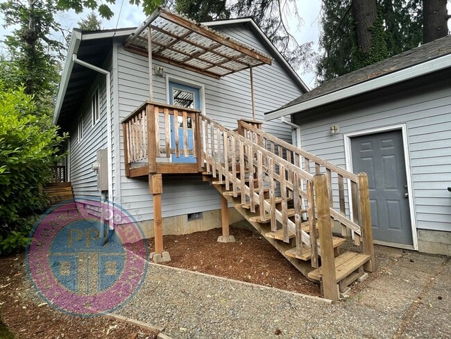 Building Photo - LAKE OSWEGO, FIRST ADDITION  / SINGLE LEVEL, NEWLY UPDATED, BASEMENT & GARAGE