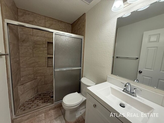 Building Photo - 16733 E Ashbrook Dr