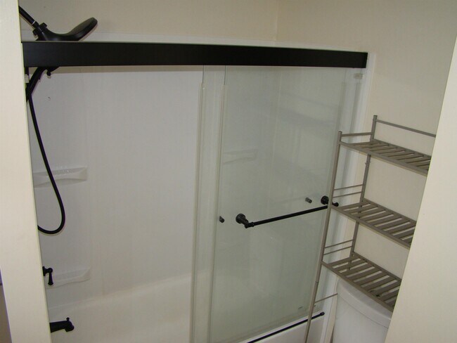 Building Photo - 33 Norton St