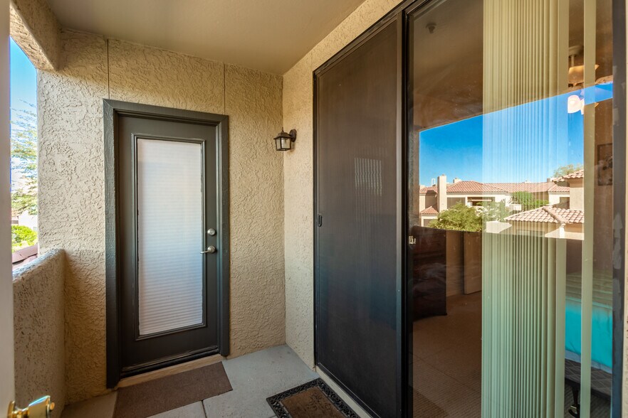 Building Photo - 4925 E Desert Cove Ave