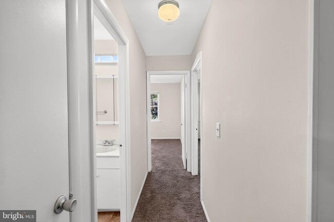 Building Photo - 107 Donzen Dr