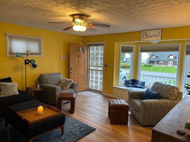 Building Photo - Corporate House 3BR 2 Bath