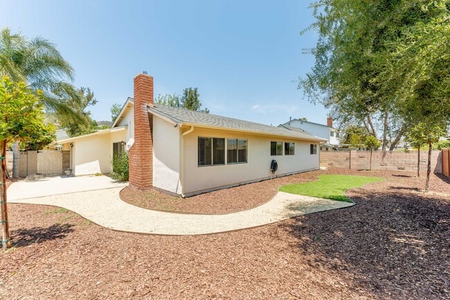 Building Photo - Charming 4-bedroom Single Story Newbury Park Home