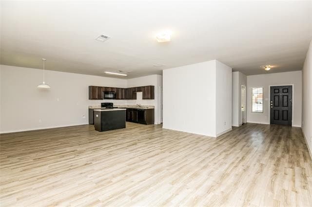 Building Photo - 2813 Red Head Pl