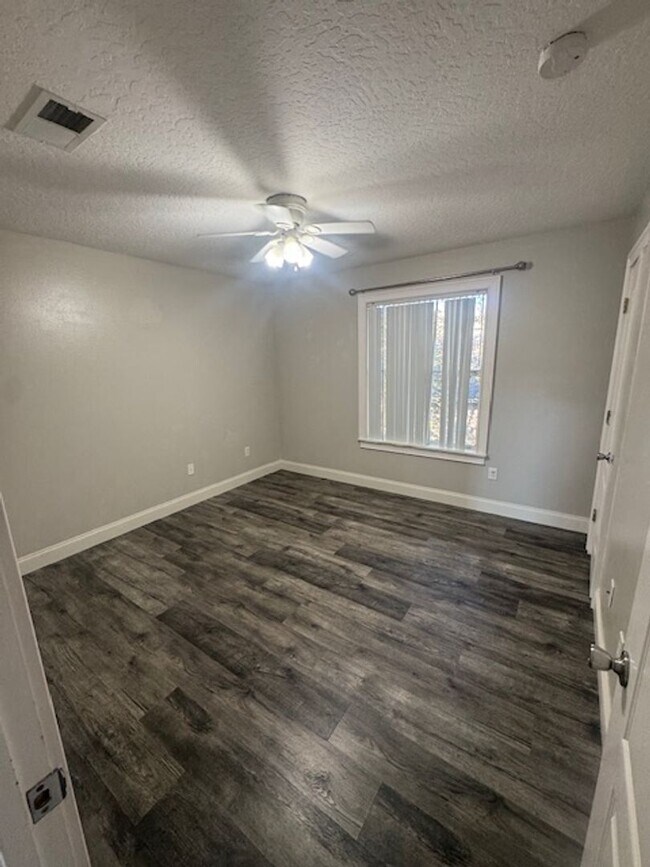 Building Photo - 1804 Shay Lin Court Niceville, FL 32578