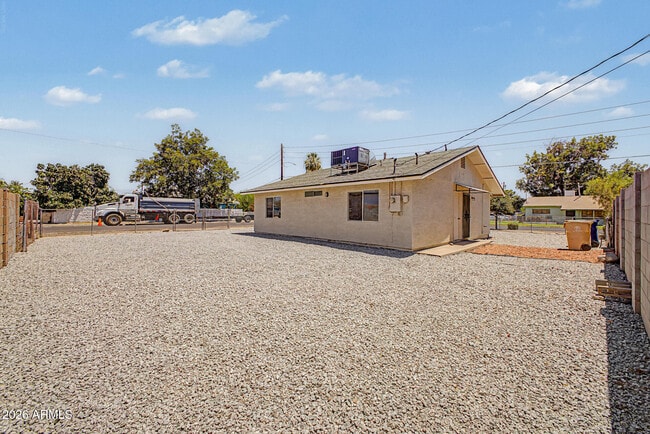 Building Photo - 5938 W Ocotillo Rd