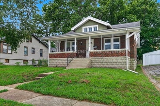 Building Photo - 9006 Baroda Ave
