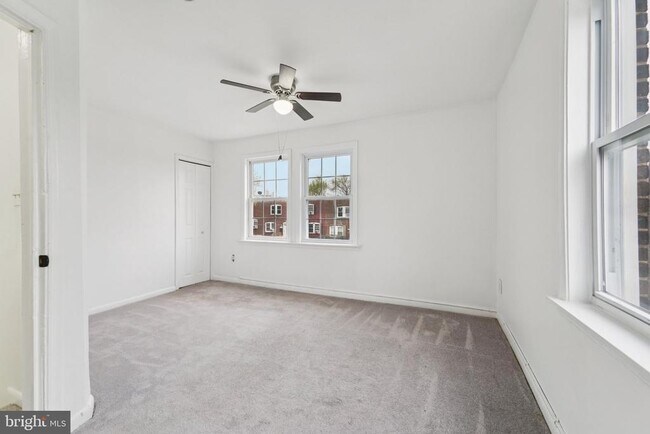 Building Photo - 800 Stoll St