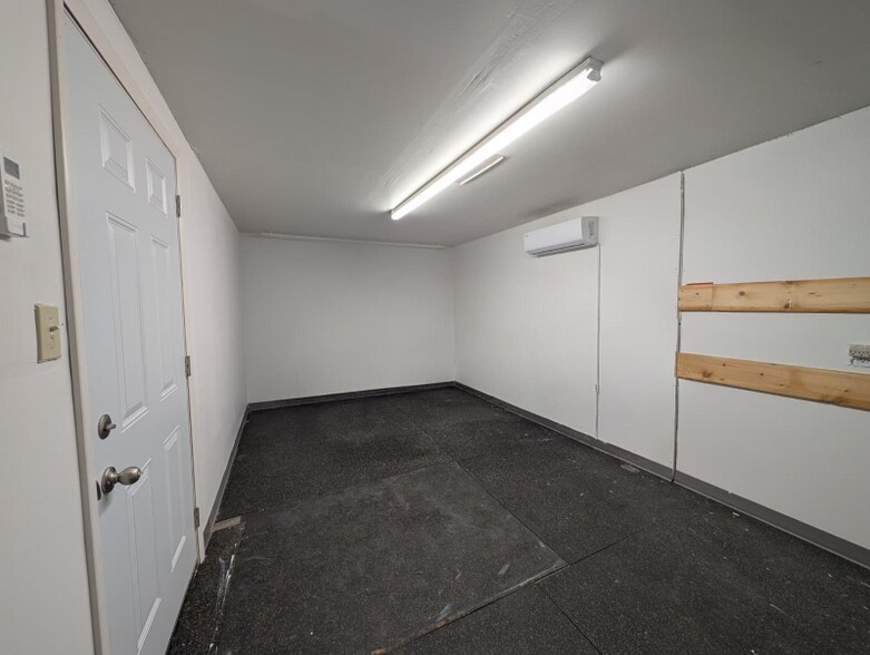 Building Photo - 6533 E Arbor Ave