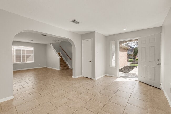 Building Photo - 8818 Iron Springs Dr